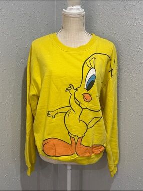 Looney‎ Tunes Yellow Tweedy Bird Cozy Sweatshirt Size Large